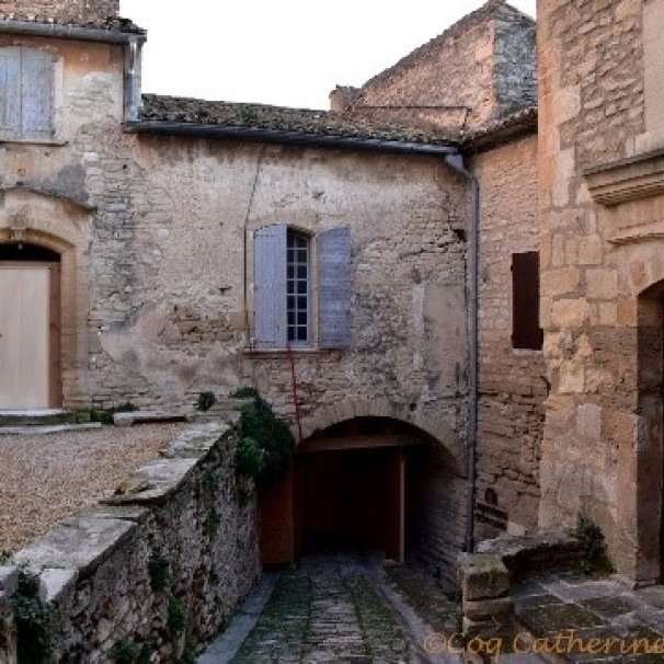 Aumônerie de Saint-Jacques vue de l'extérieur