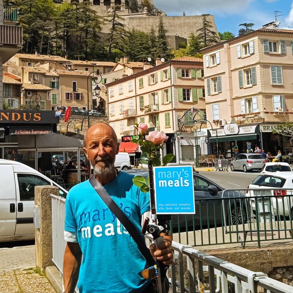 Passage de Luigi à Sisteron sur le chemin vers Compostelle et Rome dans les Alpes de Haute Provence