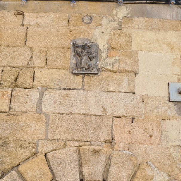 Saint Jacques Place des Cardeurs Aix en Provence