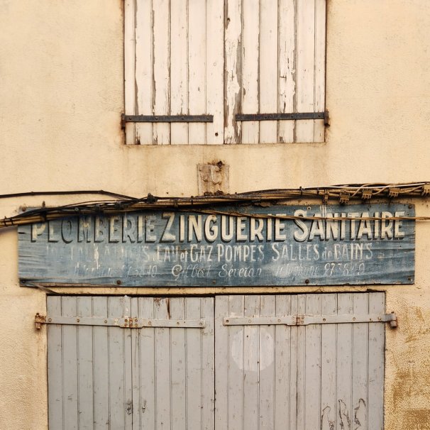 Plaque de façade Saint Jacques pèlerin à Aix en Provence