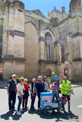 Rencontre surprenante entre quelques membres des Amis des Alpes de Haute-Provence et Luigi à la Cathédrale Saint-Just-et-Saint-Pasteur de Narbonne