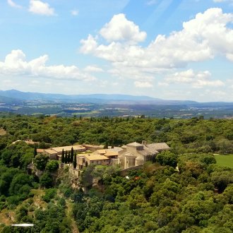 Abbaye Notre-Dame de Ganagobie vue du ciel