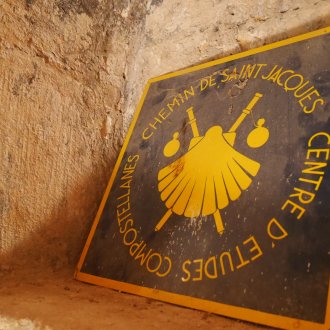 GR653D Prieuré de Carluc - Céreste