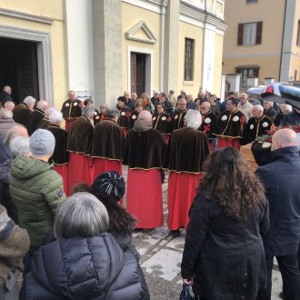Obseques BOSIA - Devant l'église