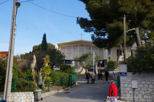 Arrivée sur l'Eglise